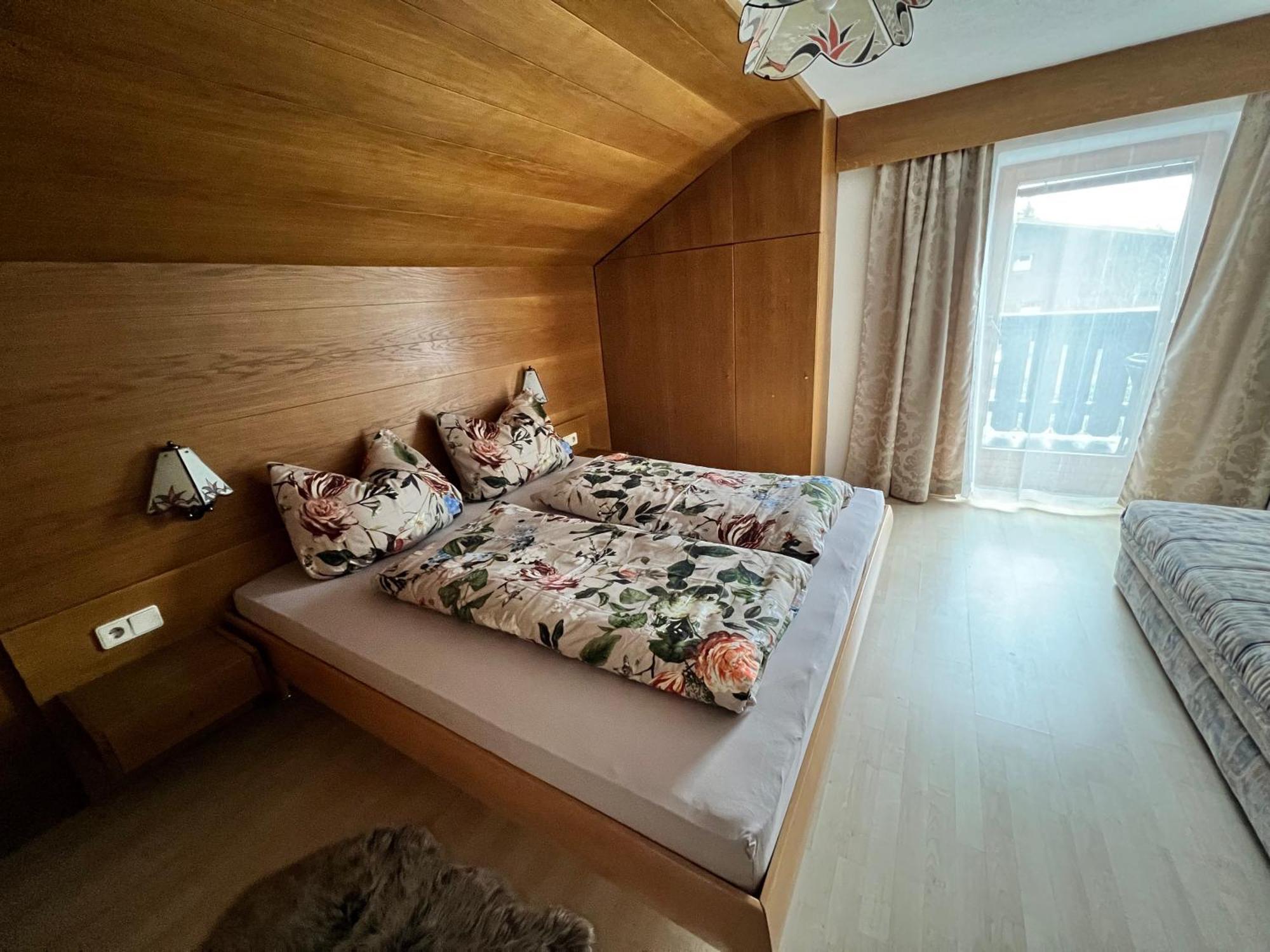 Haus Kneissl Apartment Seefeld in Tirol Bagian luar foto